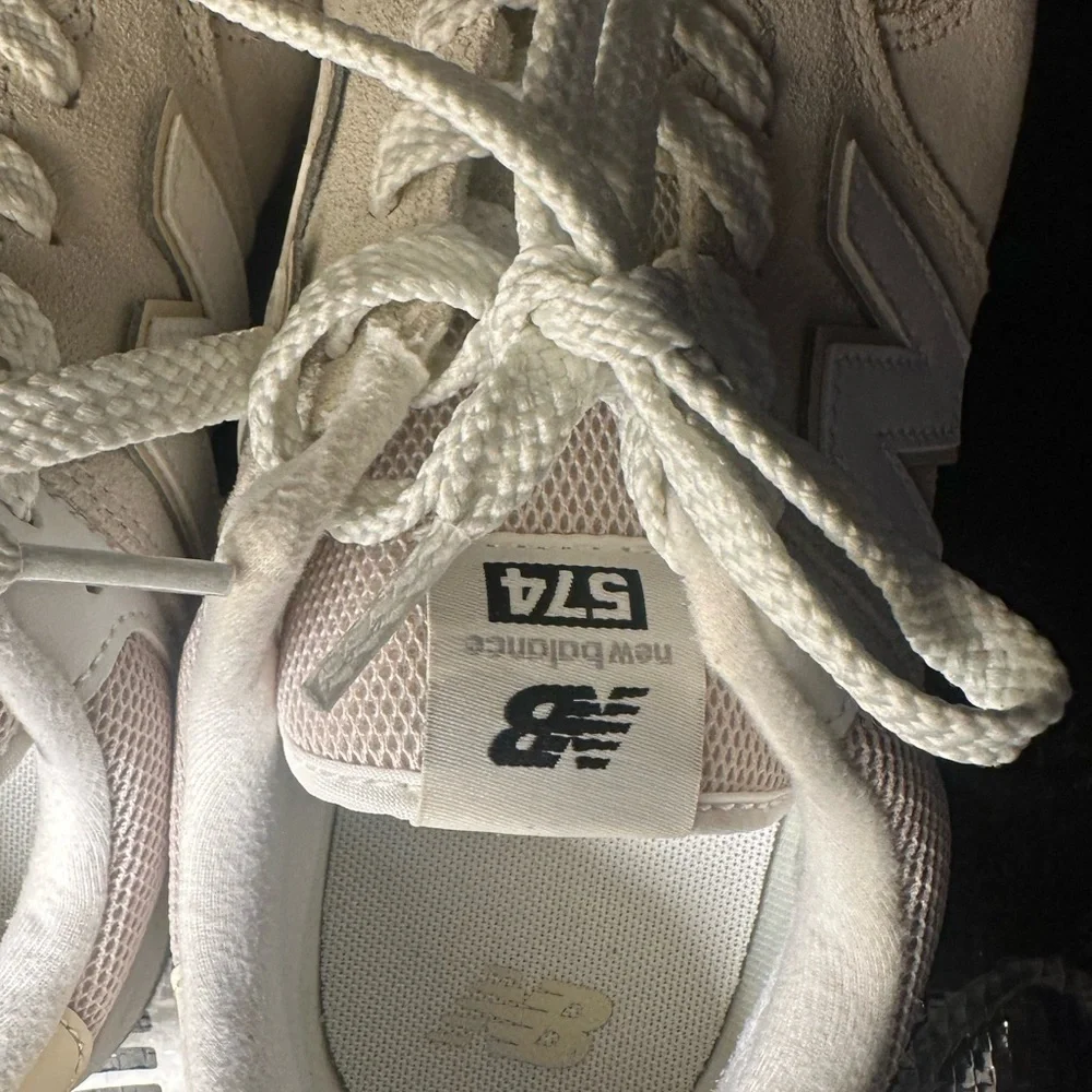 New Balance Beige 574 Boys Sneakers Size 6 - Picture 10 of 10